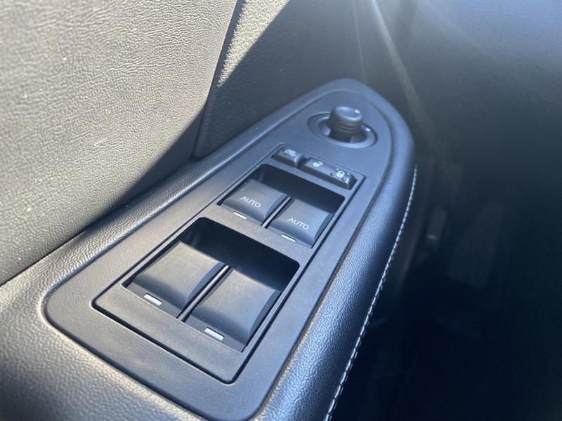 chrysler 200 2014 - 23