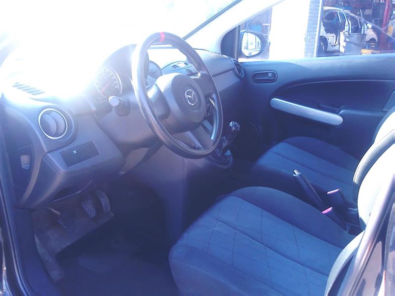 mazda Mazda2 2011 - 12
