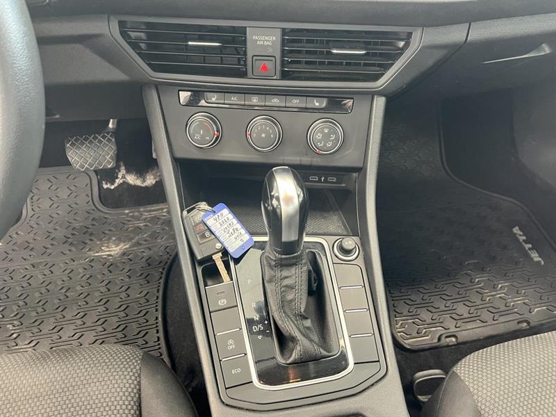 volkswagen Jetta 2020 - 16