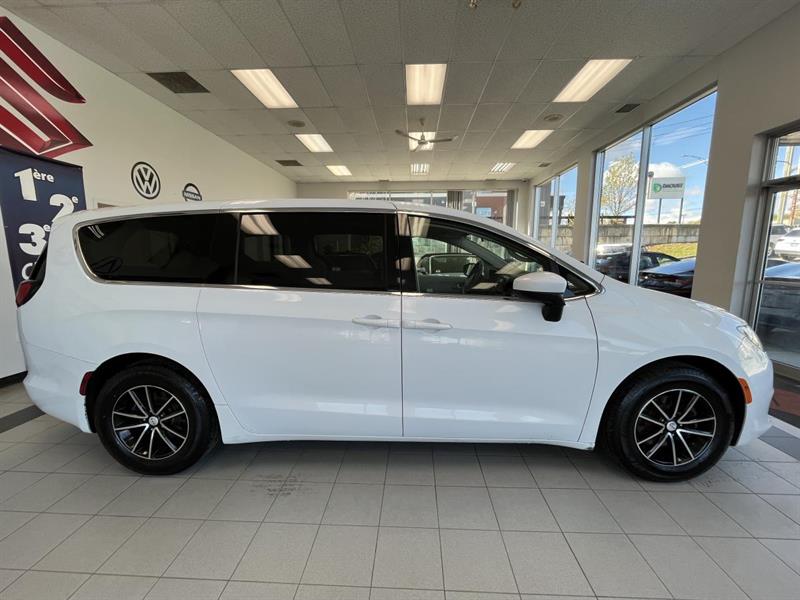 chrysler Pacifica 2018 - 9