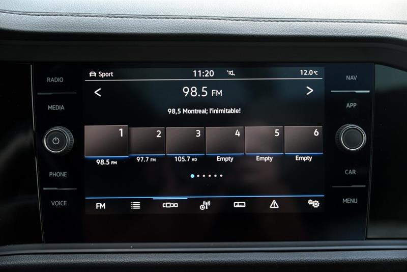 volkswagen Jetta 2021 - 16