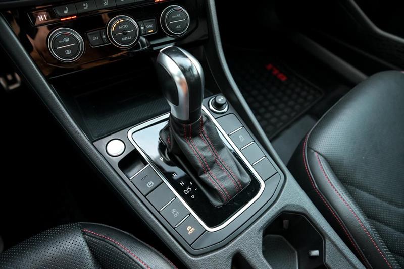 volkswagen Jetta 2021 - 20