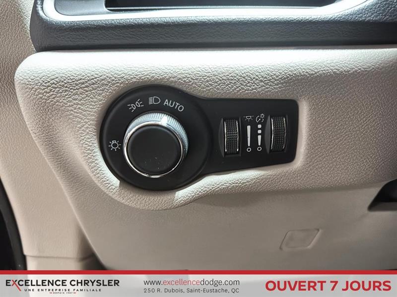 chrysler Grand Caravan 2022 - 16