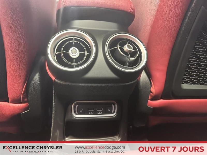 alfa romeo Stelvio 2021 - 14