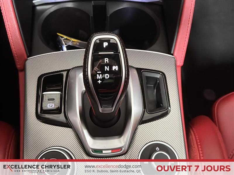 alfa romeo Stelvio 2021 - 25