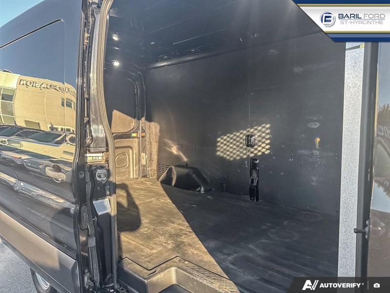 ford Transit fourgon utilitaire 2022 - 17