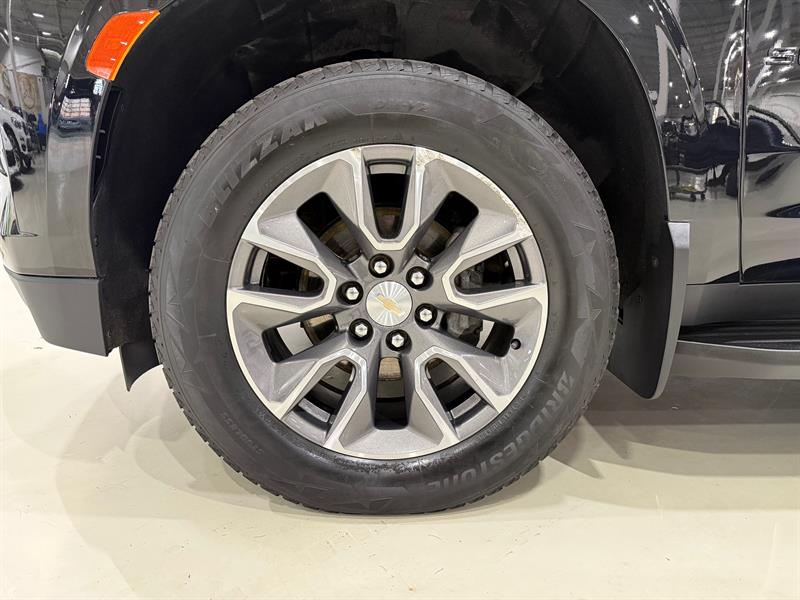 chevrolet Suburban 2022 - 8