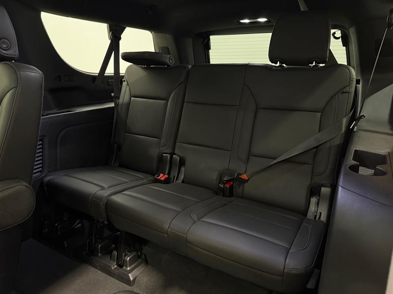 chevrolet Suburban 2022 - 13