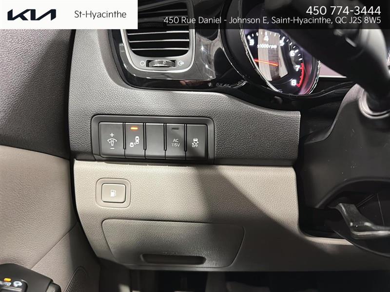 kia Sedona 2016 - 16