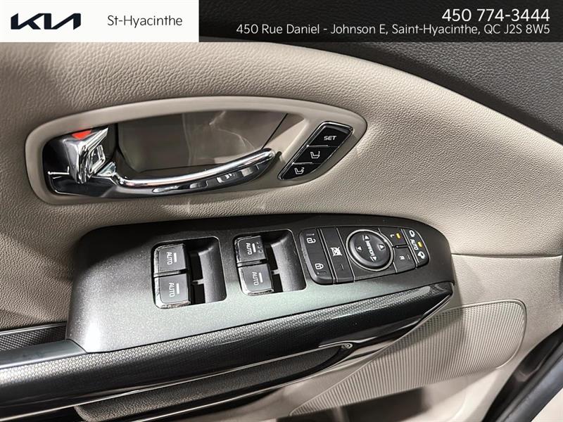 kia Sedona 2016 - 17