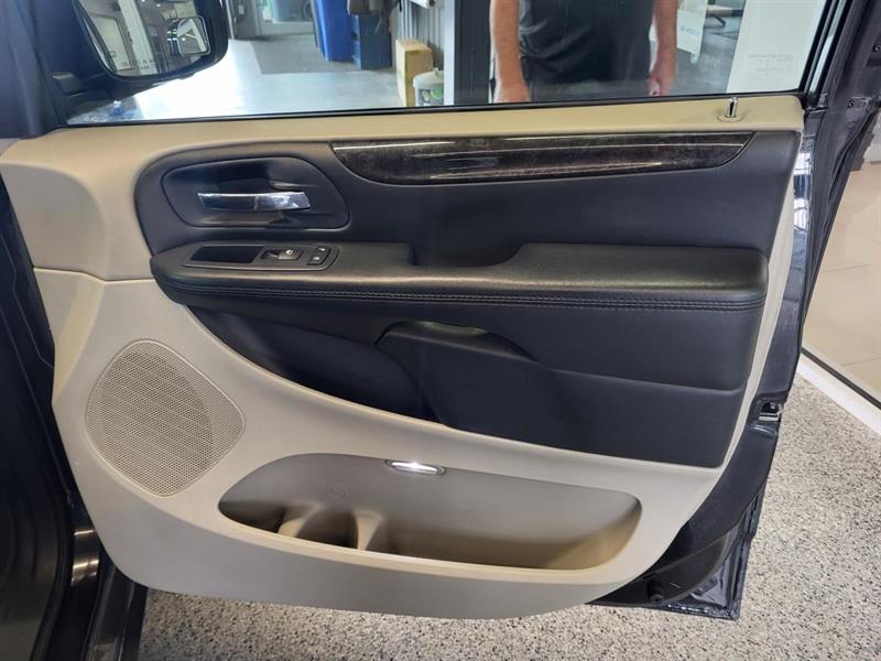 dodge Grand Caravan 2017 - 13