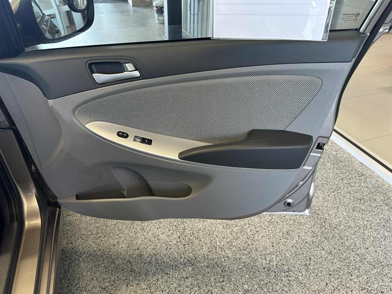 hyundai Accent 2013 - 12