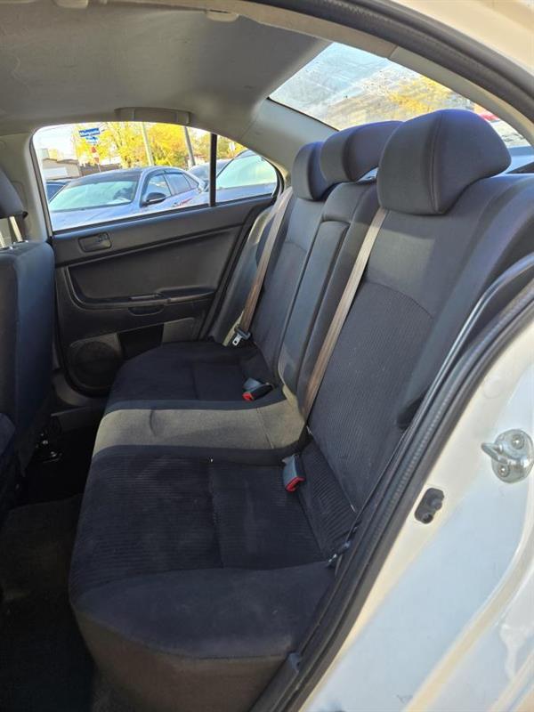 mitsubishi Lancer 2015 - 13