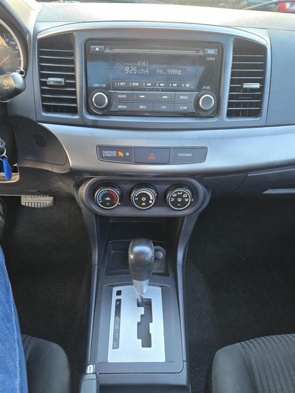 mitsubishi Lancer 2015 - 22