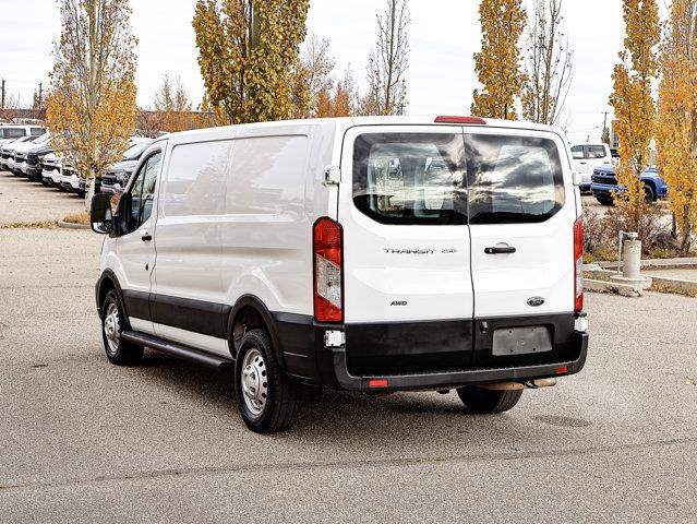 ford Transit fourgon utilitaire 2023 - 11