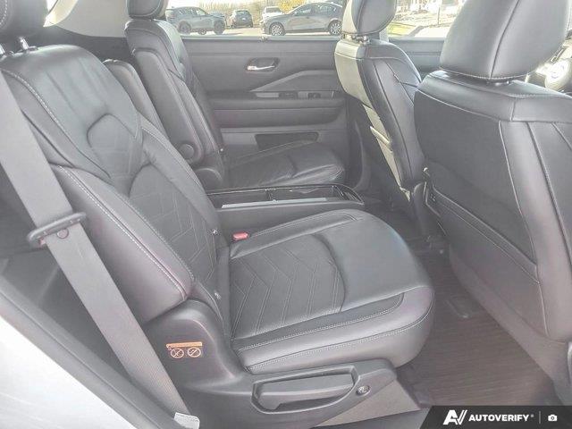 nissan Pathfinder 2022 - 26