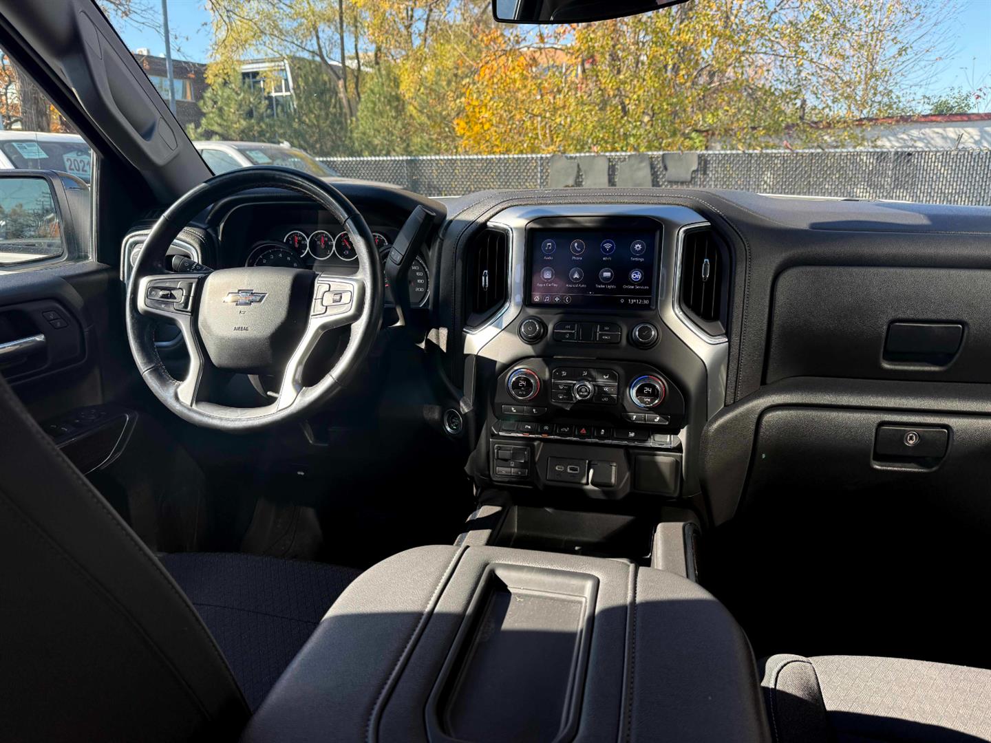 chevrolet Silverado 1500 LTD 2022 - 29