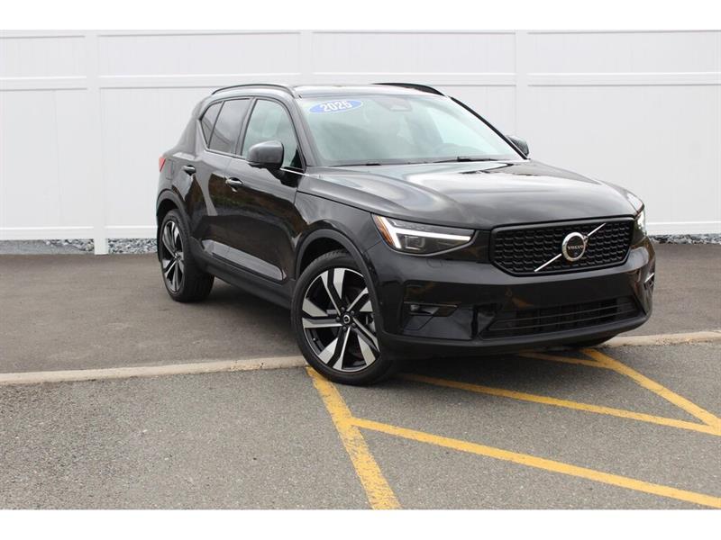 volvo XC40 2025