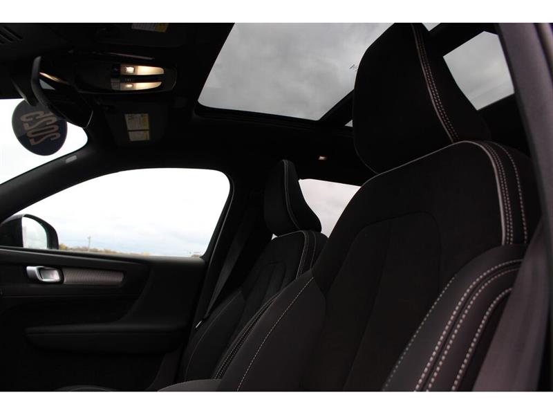 volvo XC40 2025 - 13