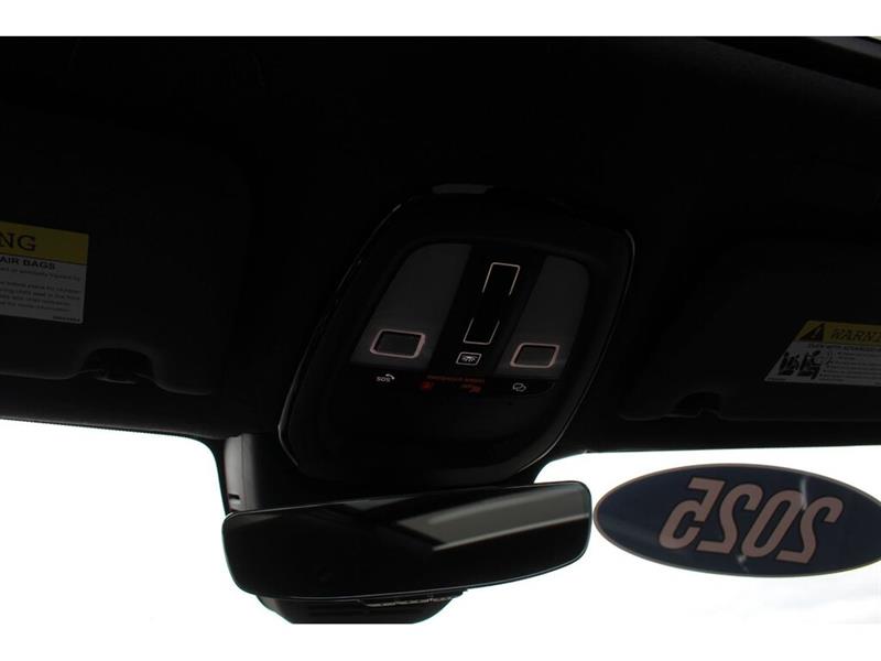 volvo XC40 2025 - 32