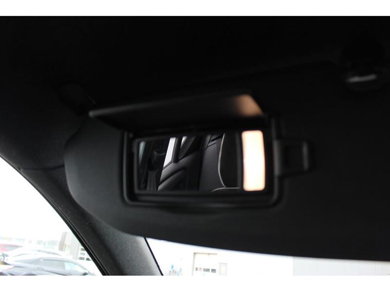 volvo XC40 2025 - 33