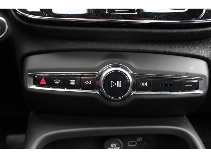 volvo XC40 2025 - 34