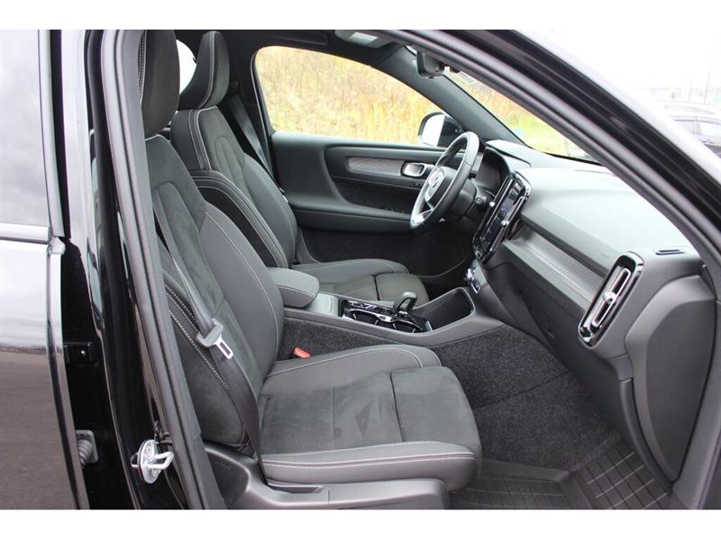 volvo XC40 2025 - 38