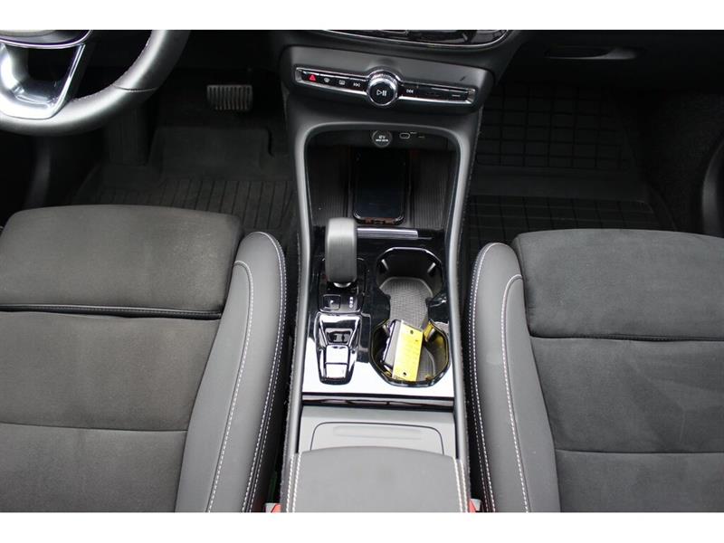 volvo XC40 2025 - 42