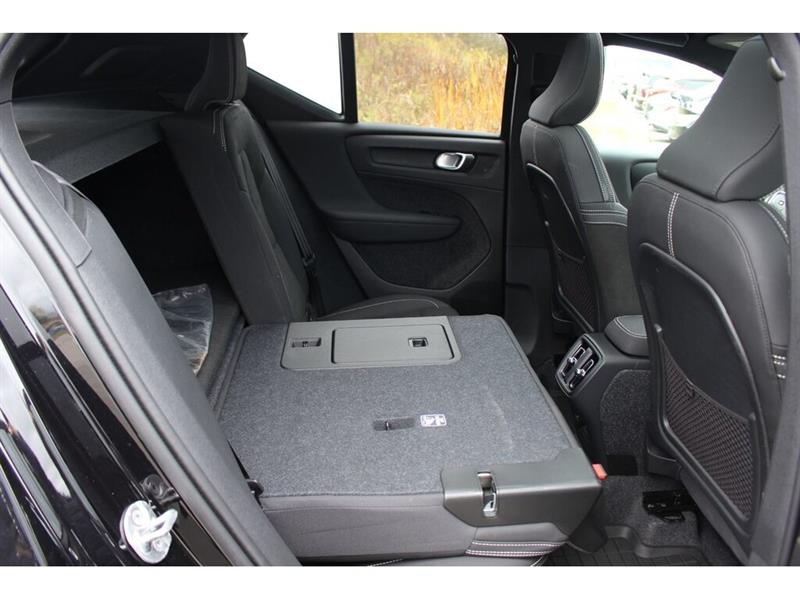 volvo XC40 2025 - 49