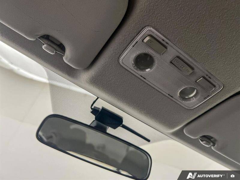 toyota Yaris 2012 - 23