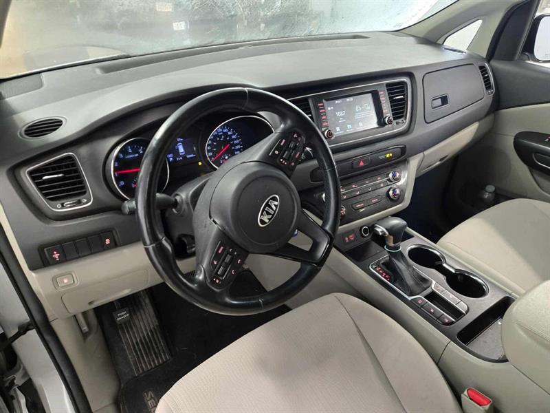 kia Sedona 2019 - 11