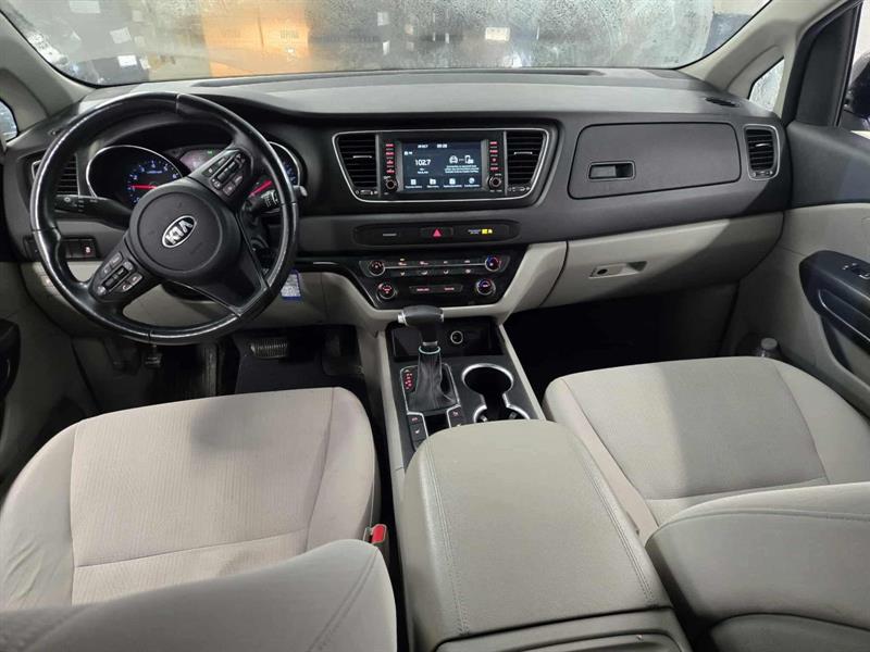kia Sedona 2019 - 17