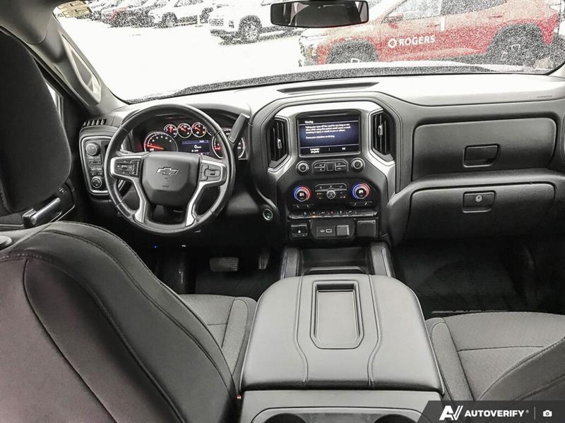 chevrolet Silverado 1500 2021 - 24