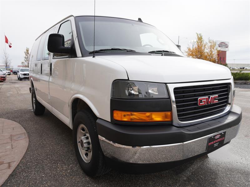 gmc Savana Cargo Van 2023 - 9
