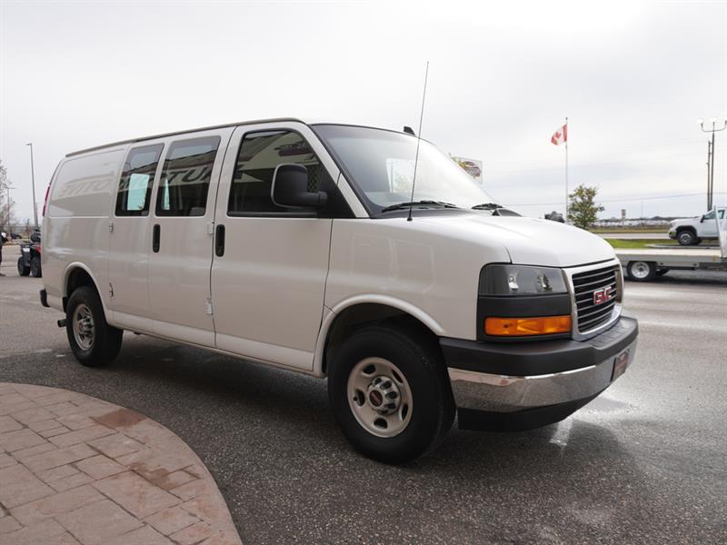 gmc Savana Cargo Van 2023 - 10