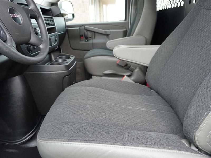 gmc Savana Cargo Van 2023 - 13