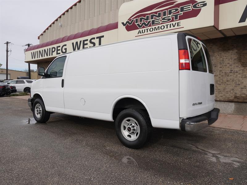 gmc Savana Cargo Van 2023 - 16