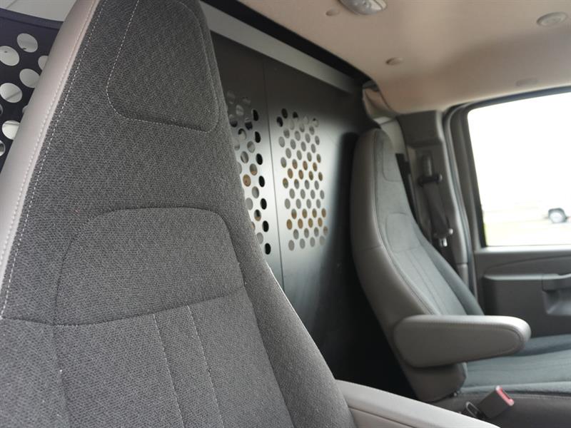 gmc Savana Cargo Van 2023 - 25