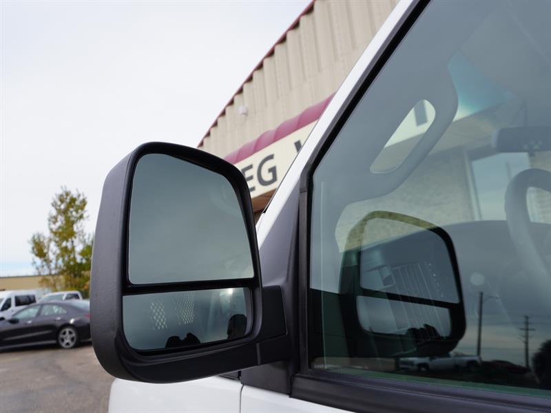 gmc Savana Cargo Van 2023 - 31