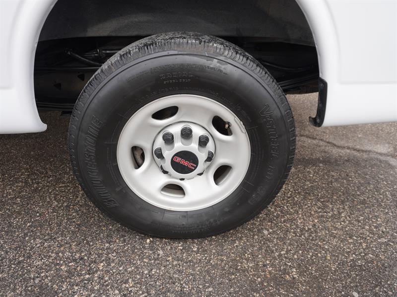 gmc Savana Cargo Van 2023 - 35