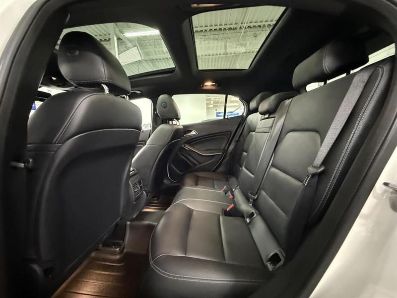 mercedes-benz GLA-Class 2019 - 17