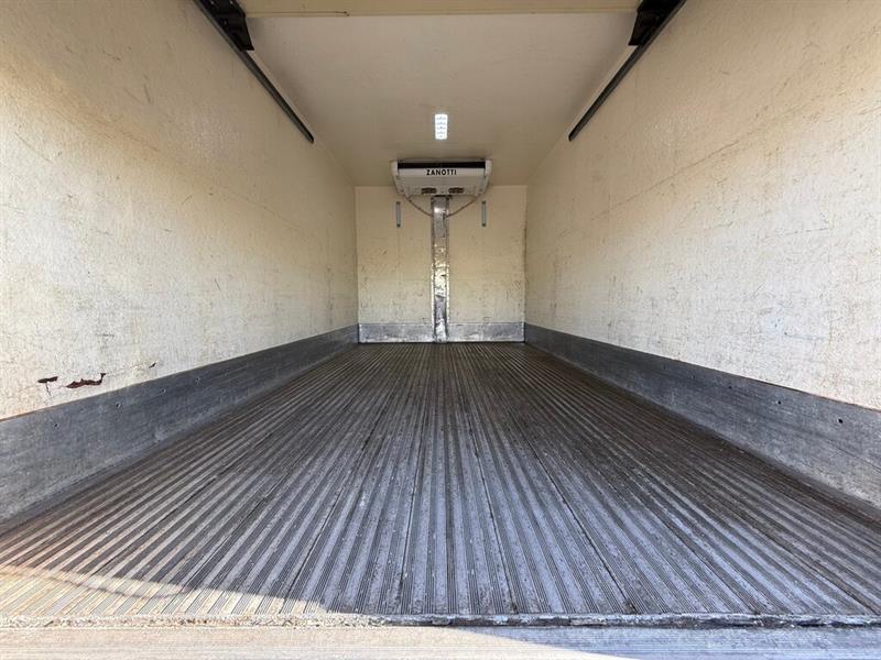 mercedes-benz Sprinter Cab Chassis 2017 - 15