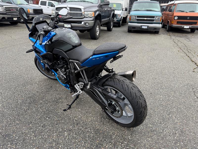 suzuki GSX 800F 2024 - 5