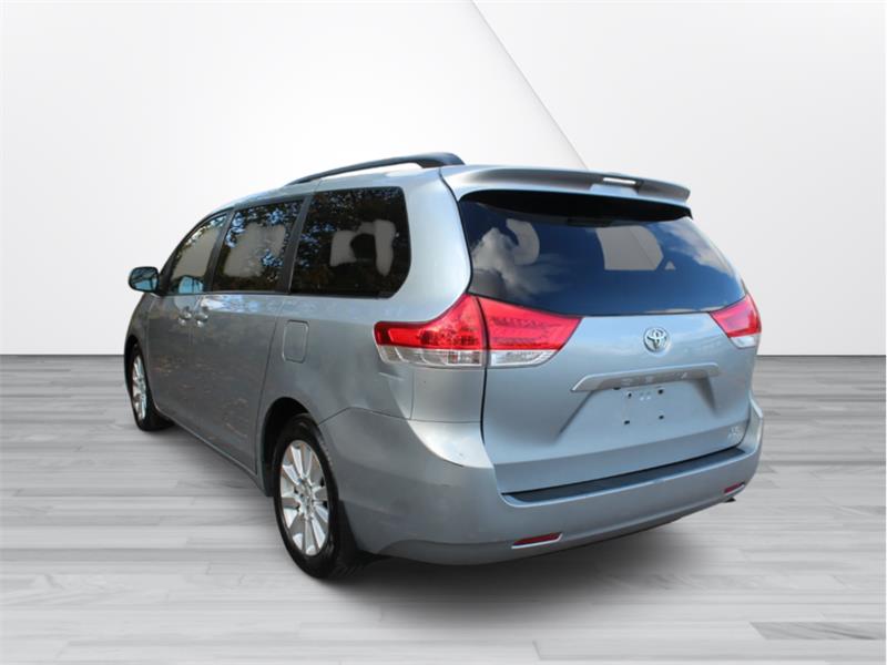 toyota Sienna 2014 - 7