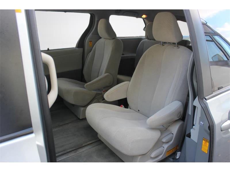 toyota Sienna 2014 - 13