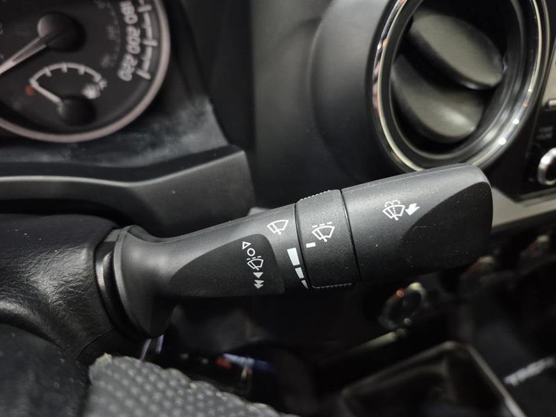 toyota Tacoma 2023 - 13