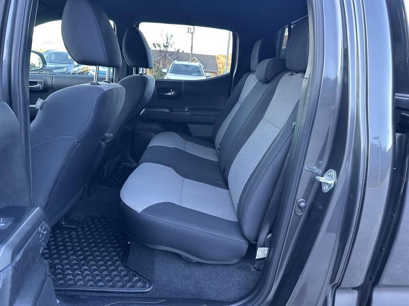 toyota Tacoma 2023 - 10