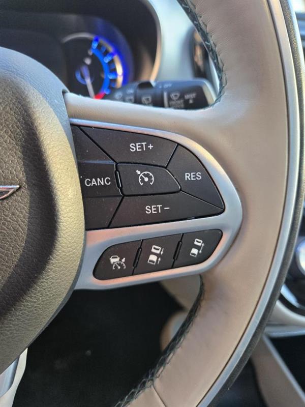 chrysler Pacifica Hybrid 2017 - 23