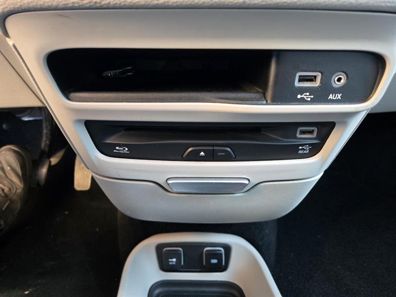 chrysler Pacifica Hybrid 2017 - 24