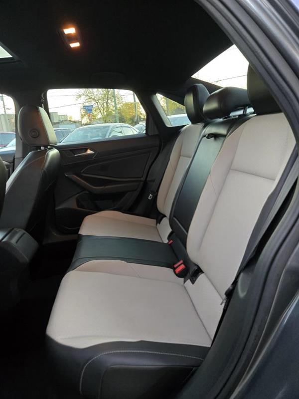 volkswagen Jetta 2019 - 13